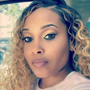 Meet your Posher, Crystal